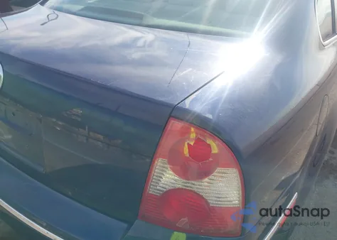 2004 Volkswagen Passat Gl from USA, damaged, VIN WVWMD63B14P147253